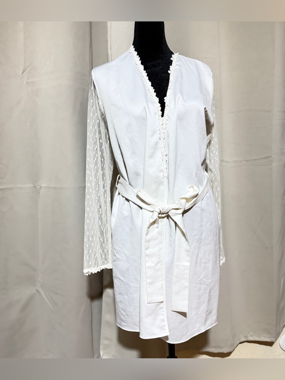 White Lace-Trim Robe with Sheer Sleeves
